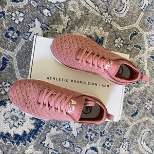 *NEVER WORN* APL Techloom Phantom sneaker size 8